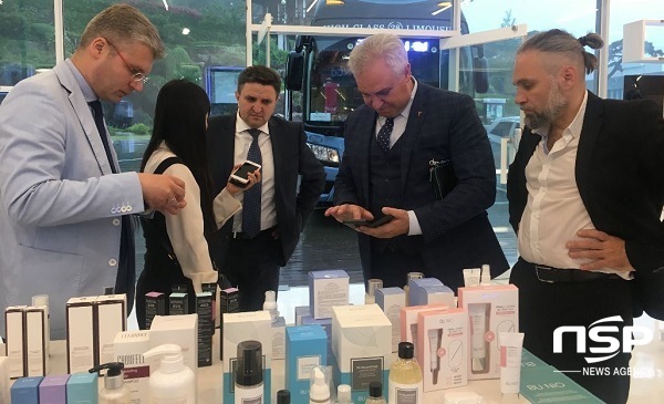 NSP통신-러시아 부시장과 일행은 관내 대학교인 영남대와 대구한의대를 방문해 전통 의학 및 각종 교육에 관해서 많은 관심을 보이며 앞으로의 적극적인 교류를 원했다. (경산시)