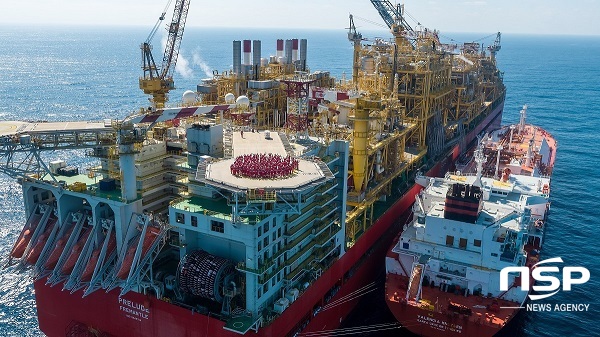 NSP통신-한국가스공사가 10% 지분을 보유한 프렐류드 사업은 지난 3월 컨덴세이트 판매를 시작으로 이날 첫 LNG 선적 후 출항에 성공했다. (한국가스공사)