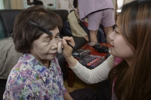 [NSP PHOTO]선린대 뷰티디자인과, 포항 제1해병사단 어르신 장수 사진촬영 및 의료봉사활동 함께해