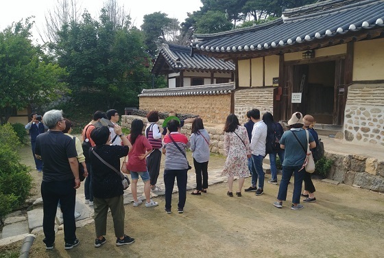 NSP통신-▲논산시가 코레일관광개발공사와 손잡고 기차 관광 상품을 출시했다. (논산시)