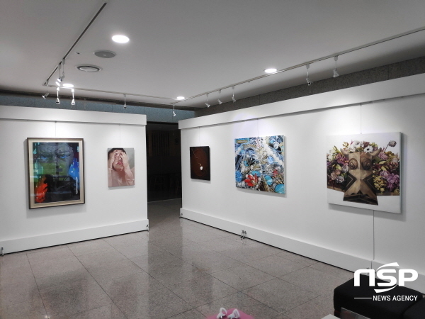 NSP통신-경상북도교육청은 이달 31일까지 본관 1층 상설갤러리에 예술 - 꿈을 교육하다 는 주제로 만들어진 33점의 작품을 전시한다. (경북교육청)