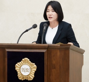 NSP통신-5분 자유발언하는 김희영 용인시의원. (용인시의회)