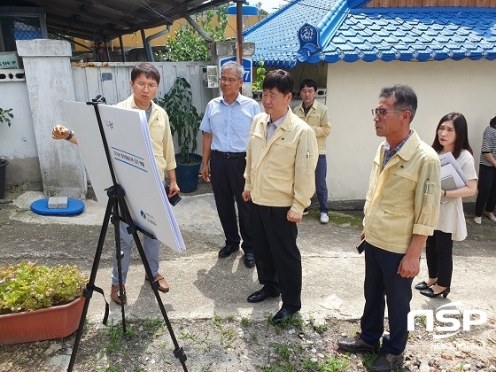 [NSP PHOTO]윤동욱 군산부시장, 급경사지·무더위쉼터 점검