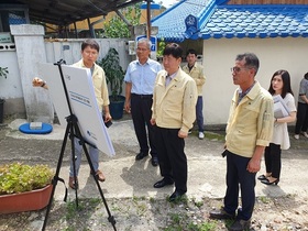 [NSP PHOTO]윤동욱 군산부시장, 급경사지·무더위쉼터 점검