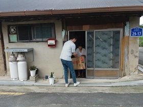 [NSP PHOTO]장수군, 폭염대비 취약계층 선풍기 전달