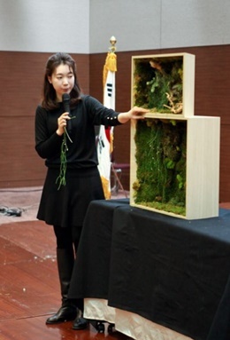 NSP통신-▲플로리스트 홍채희 교수 (권영찬닷컴 제공)