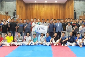 [NSP PHOTO]최만식 경기도의원, 성남시 학교운동부 운동용품 전달식 가져