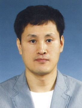 NSP통신-용인시 제2호 공예명장에 선정된 김주상(50) 김주상도자기 대표. (용인시)