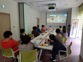 [NSP PHOTO]영덕군 치매안심센터, 치매환자와 가족 위한 힐링 프로그램 진행