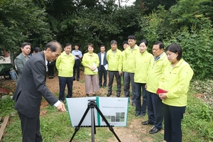 [NSP PHOTO]수원시의회 교통건설체육위, 주요 공사현장 방문