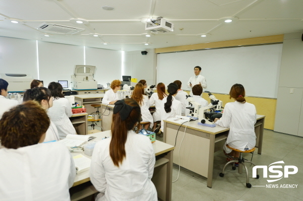 NSP통신-대구보건대학교 임상병리과 재학생들이 실습을 하고 있다. (대구보건대학교)