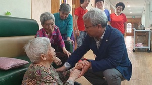 [NSP PHOTO]장수군의회, 추석 맞이 사회복지시설 위문방문