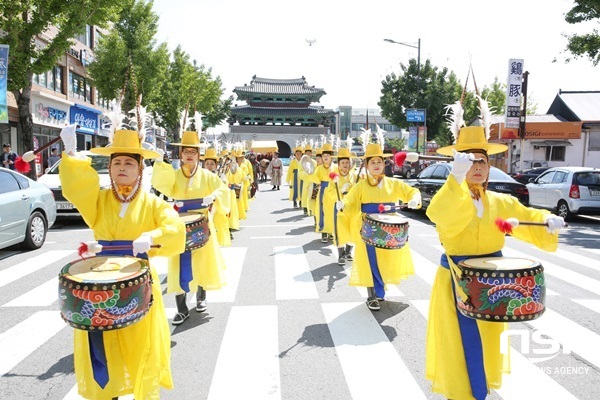 NSP통신-나주시가 지난해 개최한 마한문화축제 거리 퍼레이드. (나주시)