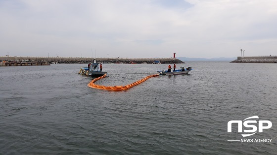 [NSP PHOTO]군산해경, 연도 국민방제대 해양오염방제훈련 실시