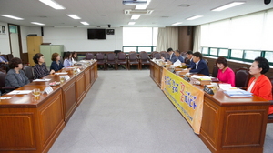 [NSP PHOTO]안산시의회 우리는 모두 꽃이다, 한국선진학교 졸업생 부모들과 간담회