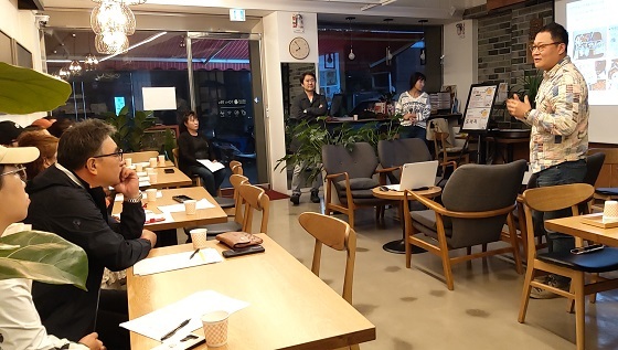 NSP통신-▲아산시가 길거리음식개발 컨설팅을 위한 상인설명회를 개최했다. (아산시)