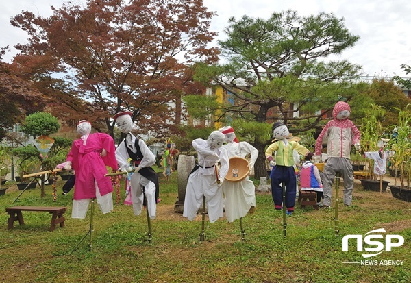 NSP통신-담양군이 제4회 국제농업박람회 허수아비 만들기 경진대회에서 대상을 수상한 작품. (담양군)