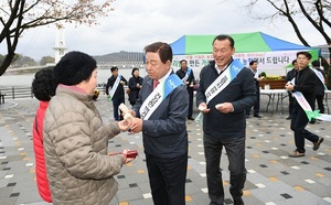 [NSP PHOTO]예산군, 가래떡 나눔 행사 실시