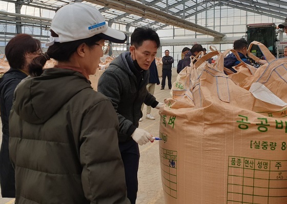 NSP통신-▲예산군이 2019년산 공공비축미곡 배정량 4975톤과 태풍피해 벼 매입을 완료했다. (예산군)