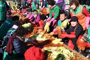 [NSP PHOTO]완주군 새마을회, 김장김치 나눔행사