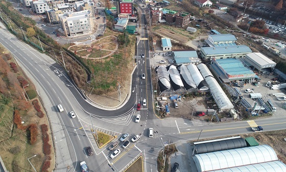 NSP통신-▲아산시가 교통상습정체 구간 도로를 개선해 상습정체를 해소했다. (아산시)