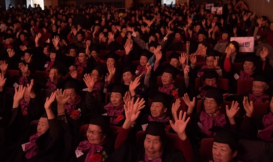 NSP통신-▲논산시가 2019 어르신 한글대학 수료식을 개최했다. (논산시)