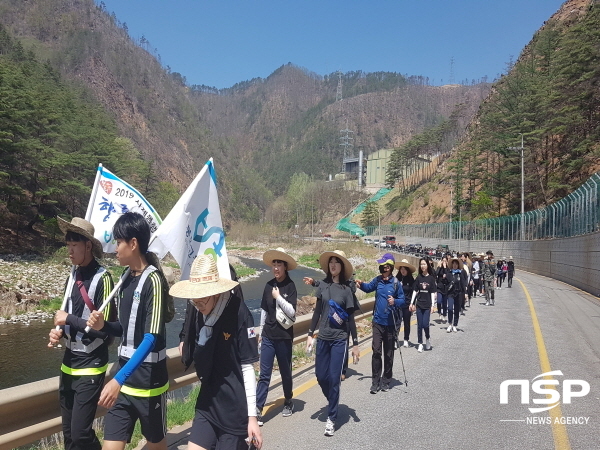 NSP통신-경상북도교육청은 2020학년도부터 따뜻한 가슴·건강한 몸을 가진 경북 인재를 기르기 위해 도내 초·중·고 학생들을 대상으로 시 울림이 있는 학교, 도전! 성취프로그램과 바르게 걷기 특색사업을 한다고 3일 밝혔다 (경상북도교육청)