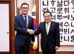 [NSP NEWS Image]문희상 국회의장, 에릭 테오 주한 싱가포르대사 예방 받아