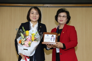 [NSP PHOTO]안혜영 경기도부의장, 한국생활개선 경기도연합회 감사패 수상