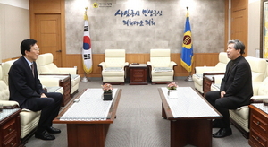 [NSP PHOTO]송한준 경기도의장, 조재연 신임 수원지방검찰청 검사장 접견