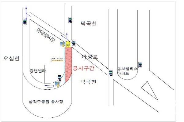 NSP통신-영덕군은 배수펌프장 재해복구사업으로 추진 중인 우수관거 공사를 시행하기 위해 영덕전통시장 입구에서 삼각주공원 방면 강변도로를 2월부터 오는 4월 15일까지 전면 통제할 계획이다. (영덕군)