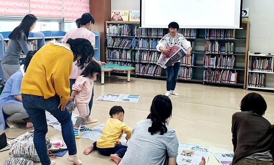 NSP통신-▲계룡시가 상반기 도서관 독서, 문화프로그램 수강생을 모집한다(지난해 모습). (계룡시)