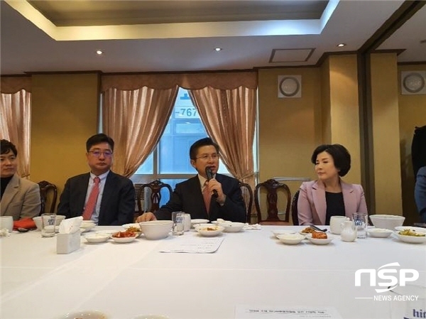 NSP통신-문충운 예비후보(왼쪽 두번째)는 6일 서울 여의도 모처에서 황교안 당 대표가 주관해 열린 자유한국당 미디어특위 오찬 간담회에 참석했다. (문충운 예비후보사무소)