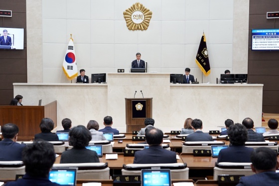 NSP통신-용인시의회가 7일 본회의장에서 제2차 본회의를 열고 조례안 등을 의결하고 제240회 임시회를 마무리 했다. (용인시의회)