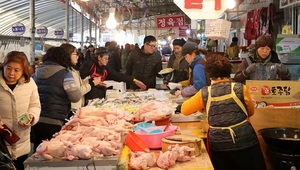 [NSP PHOTO]태안군,  공직자 전통시장 장보는 날 운영