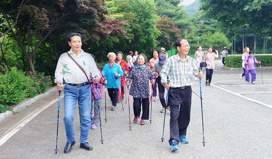 NSP통신-▲논산시가 쓰담쓰담 안부길 걷기사업을 추진하고 있다. (논산시)