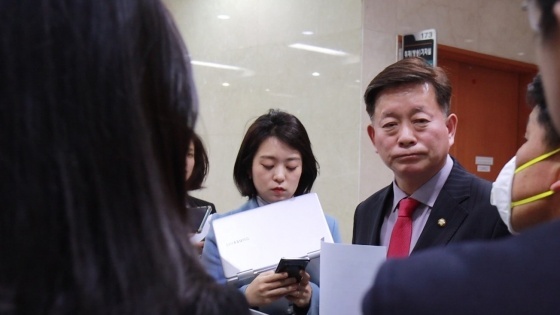 NSP통신-김명연 의원이 안산시 선거구가 3개로 통폐합되는 획정안이 국회로 제출된 직후 기자회견을 통해 즉각 철회할 것을 강력히 요구했다. (의원실)