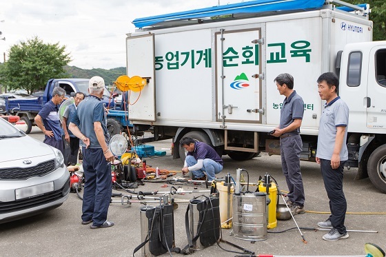 NSP통신-▲청양군이 영농기를 앞두고 농업기계 점검과 정비를 당부하고 있다. (청양군)