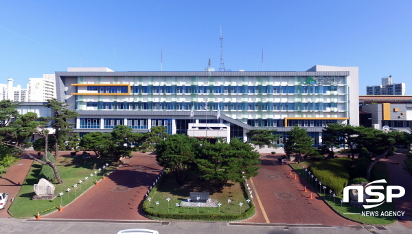 NSP통신-문경시에서는 쾌적하고 깨끗한 문경 건설을 위해 시내 전 지역을 대상으로 지난 9일부터 일주일간 대대적인 2020년 새봄맞이 환경정비 청결운동을 전개한다. (문경시)