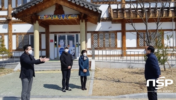 NSP통신-김주수 의성군수는 코로나19의 지역사회 확산을 차단하고 사회복지시설에 대한 예방적 코호트 시행에 대응하고자 지난 7일과 8일 2일간 지역 내 생활시설 21개소를 현장 방문해 생활시설별 코호트 격리 사전준비사항을 청취하고 종사자들을 격려했다. (의성군)