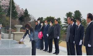 [NSP PHOTO]대구 북구갑 양금희 후보, 앞산 충혼탑 참배...총선 결전 다짐