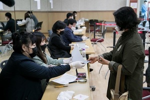 [NSP PHOTO]군산시, 재난기본소득 지급 순조롭게 진행 중