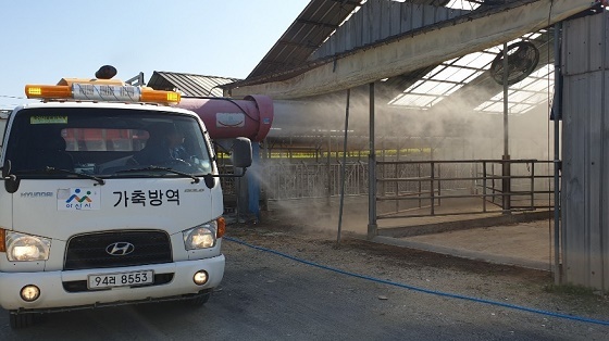 NSP통신-▲아산시가 매주 수요일 축산환경 개선의 날을 운영한다. (아산시)