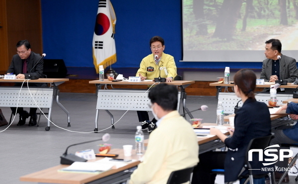 NSP통신-경상북도는 28일 경북도청에서 문화관광 전문가와 함께 포스트 코로나, 경북관광 새길 찾기라는 주제로 경북관광의 새로운 방향을 찾기 위한 간담회를 개최했다. (경상북도)