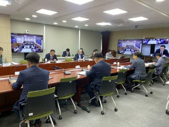 NSP통신-15일 학교공간혁신 추진단 1차 화상회의가 진행되고 있다. (경기도교육청)