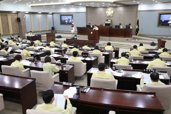 NSP통신-18일 수원시의회 제351회 임시회가 진행되고 있다. (수원시의회)