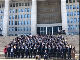 [NSP PHOTO]제21대 국회 초선 국회의원 당선인들, 국회 본청 앞 첫 단체 기념사진