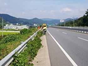 [NSP PHOTO]청도경찰서, 교통사고 예방을 위한 안전시설물 점검...술래 프로젝트 시행