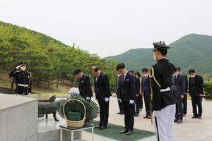 [NSP PHOTO]대구경북병무청, 호국보훈의 달 맞아 영천호국원 참배