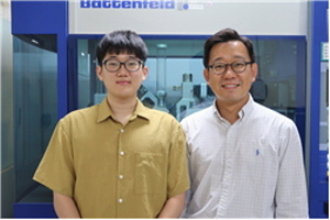 NSP통신-포스텍 기계공학과 김동성 교수(오른쪽), 김준현 석사 (포스텍)